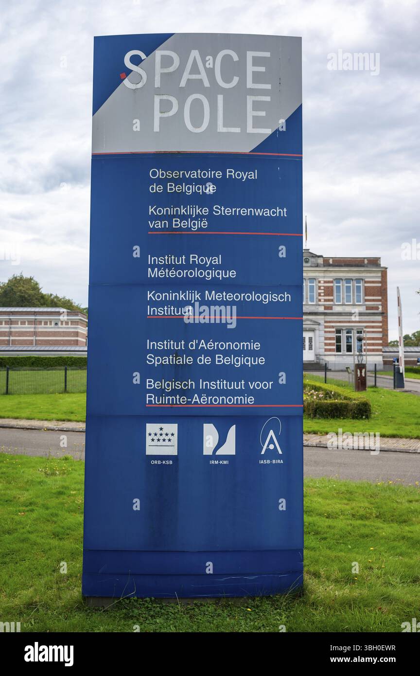 Signe du site KMI IRM de l’institut royal de prévision Waether, Uccle, BrusselsUccle, Bruxelles, Belgique, 22 SEPTEMBRE 2024, Europe Banque D'Images