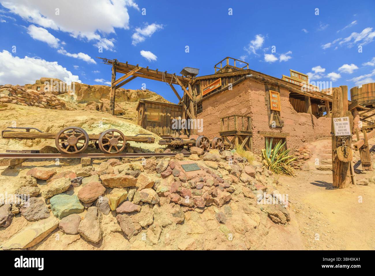 Calico et les mines d'or et d'argent abandonnées. Calico est une ville fantôme, et ancienne ville minière dans les montagnes Calico du désert de Mojave, Californie du Sud, Banque D'Images