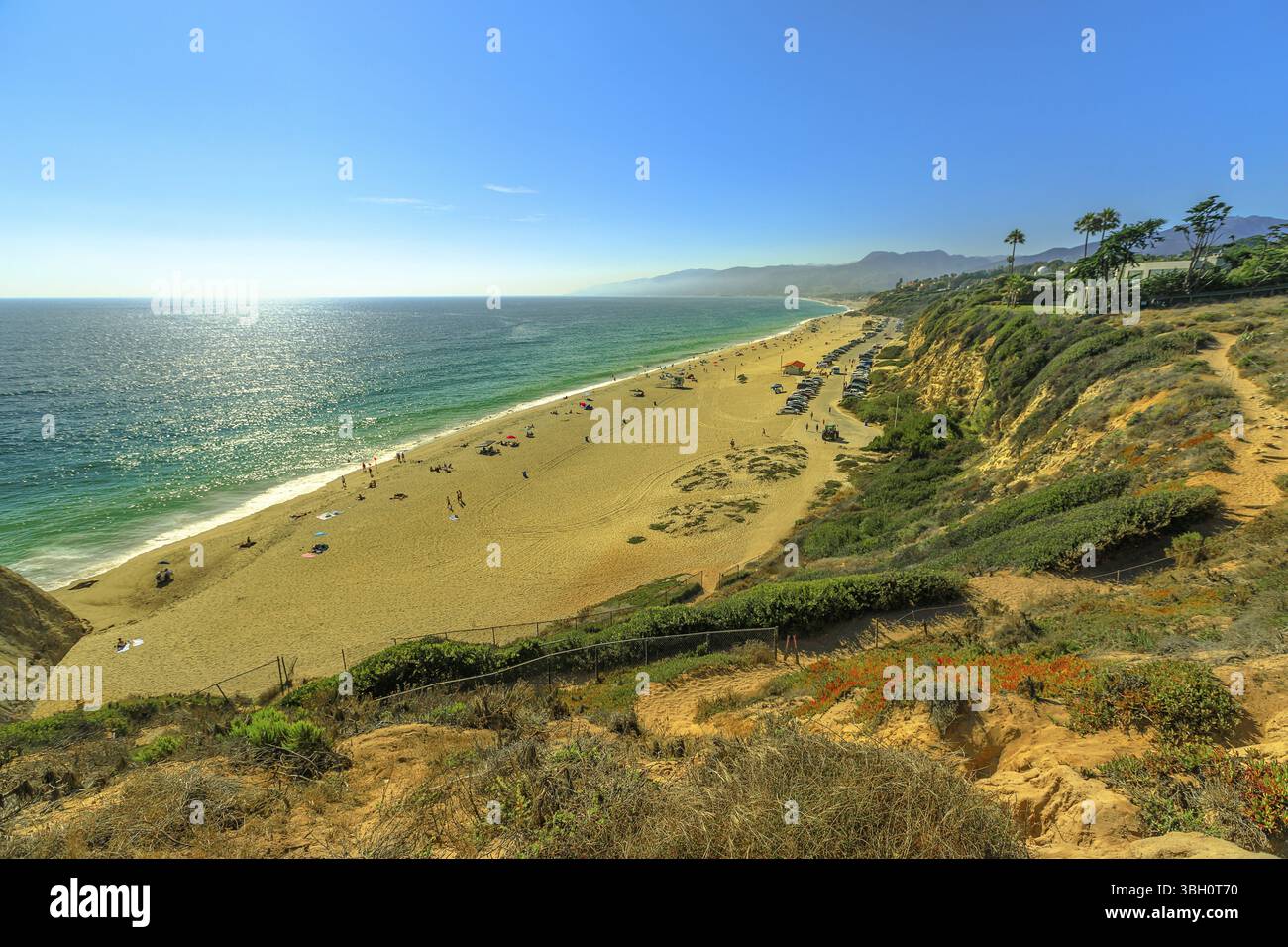 Vue aérienne de la pittoresque plage d'État de point Dume depuis le promontoire de point Dume sur la côte de Malibu, océan Pacifique en CALIFORNIE, États-Unis. Côte ouest de la Californie. BL Banque D'Images