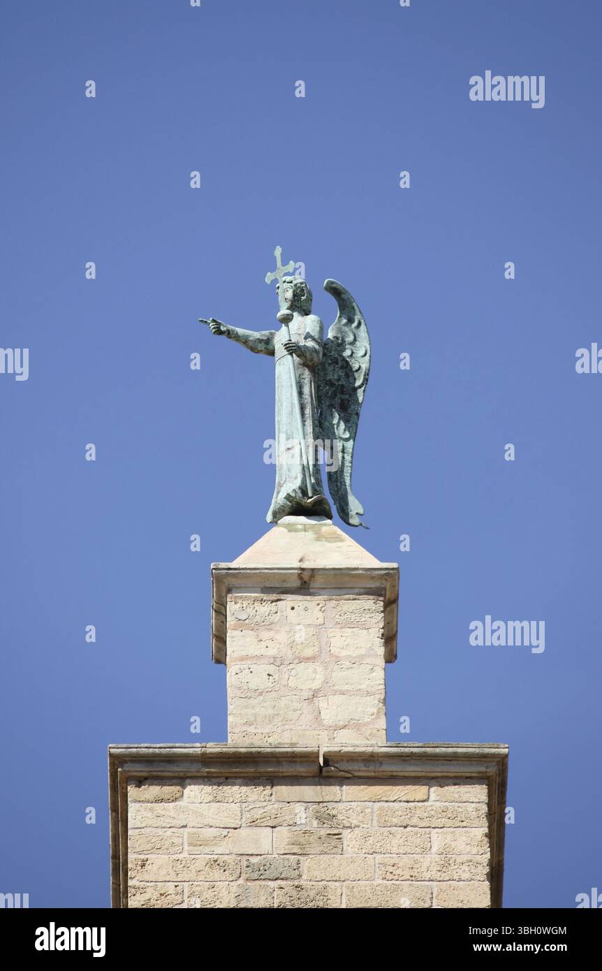 Statue de l'Archange Saint Gabriel sur le sommet du palais Almudaina à Palma de Majorque, Espagne, Europe Banque D'Images