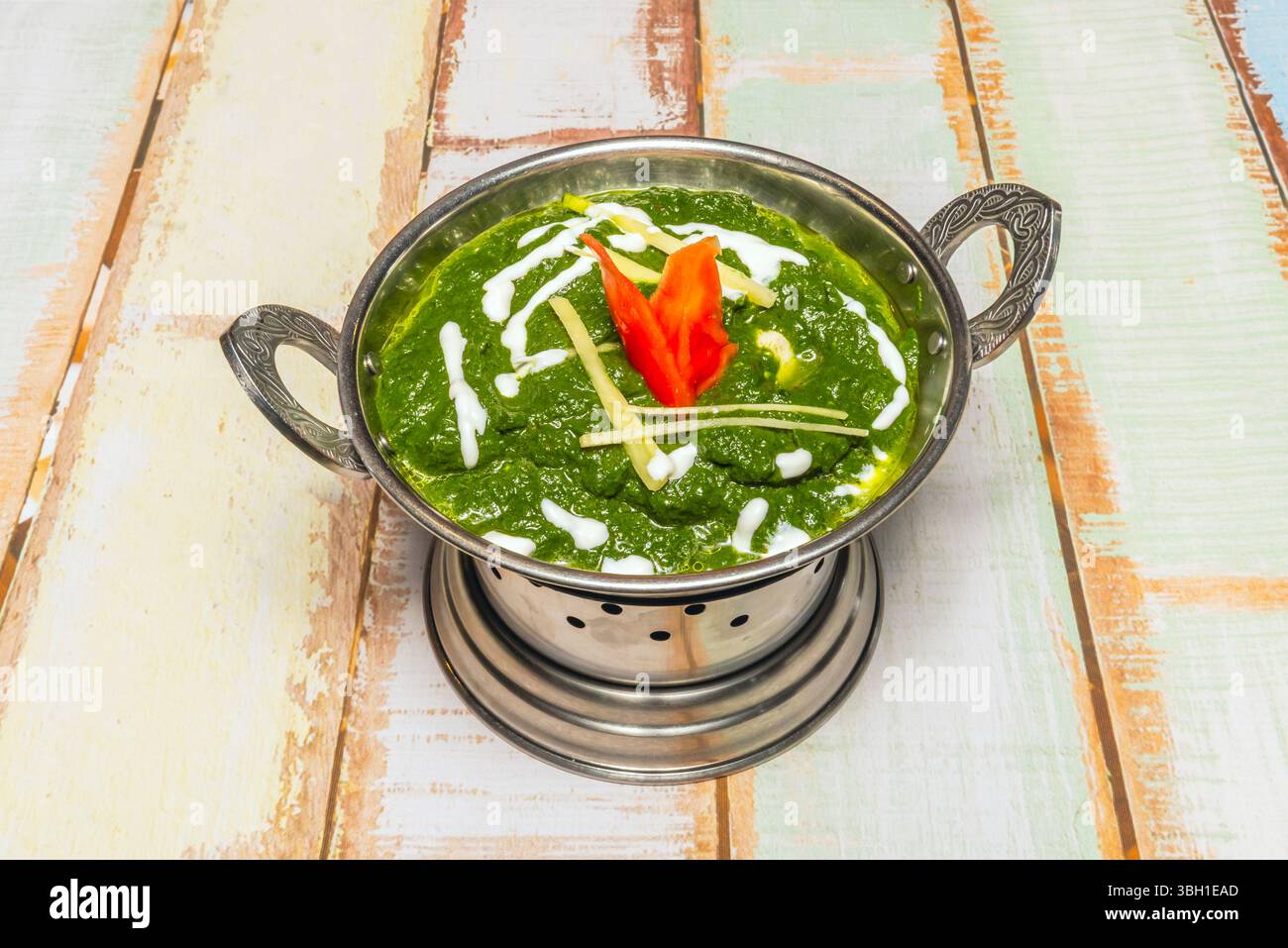 Principalement végétarien, avec un équilibre unique de saveurs sucrées, salées et aigres. Banque D'Images