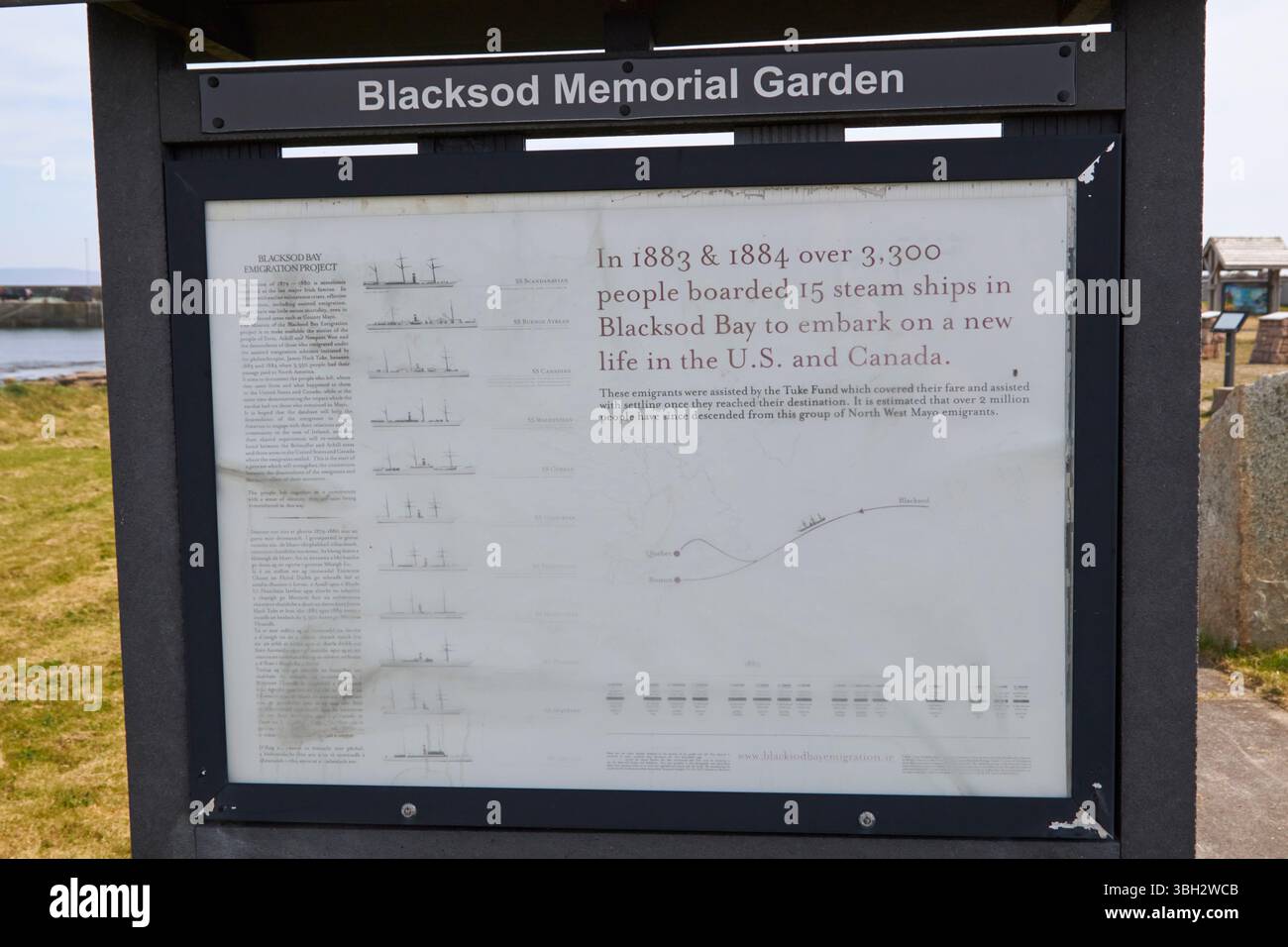 blacksod memorial garden blacksod county mayo république d'irlande mémorial à ceux qui ont émigré de la région Banque D'Images