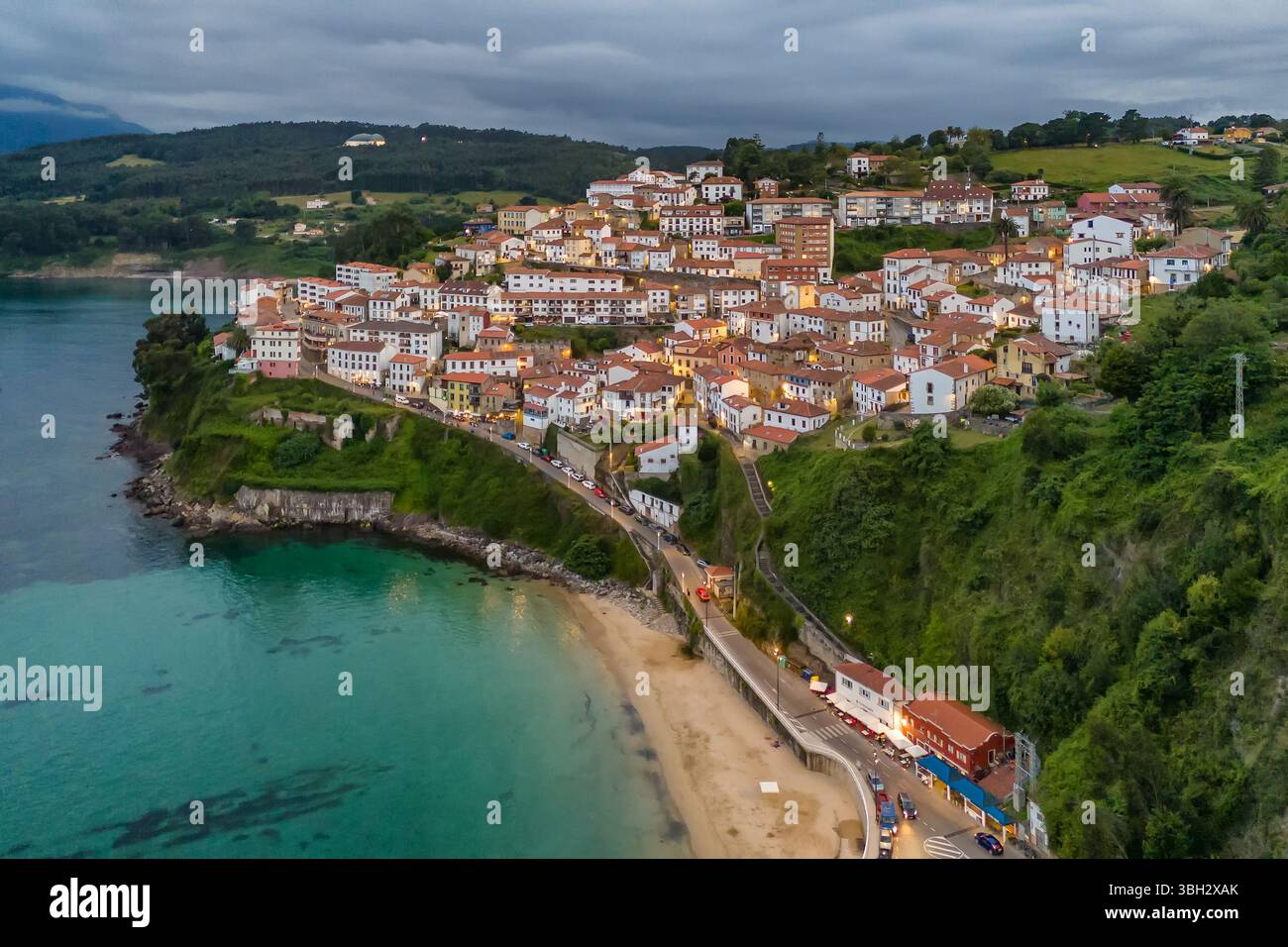 Charmant village de pêcheurs de Lastres dans la région des Asturies, au nord de l'Espagne Banque D'Images
