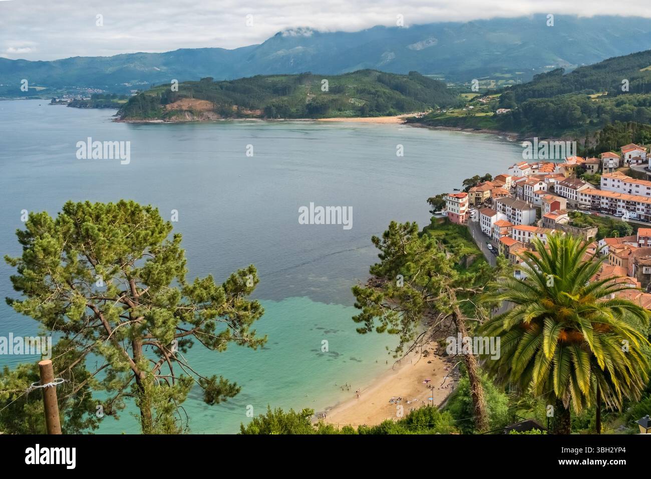 Charmant village de pêcheurs de Lastres dans la région des Asturies, au nord de l'Espagne Banque D'Images