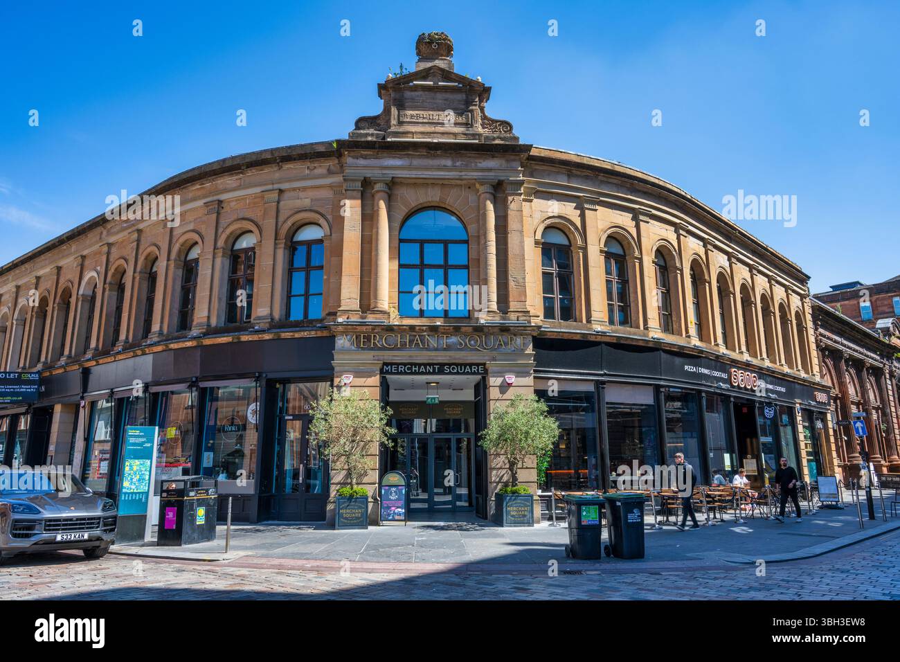 Entrée à Merchant Square sur Candleriggs à Merchant City, Glasgow, Écosse, Royaume-Uni Banque D'Images