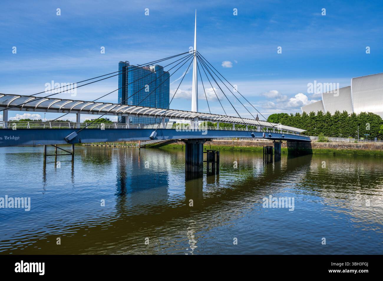 Bell’s Bridge et SEC Armadillo sur la rivière Clyde à Glasgow, Écosse, Royaume-Uni Banque D'Images