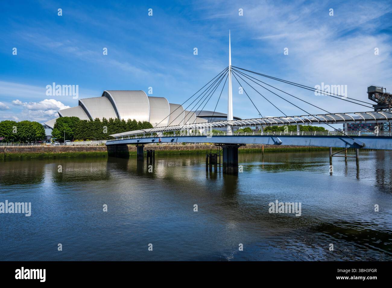 Bell’s Bridge et SEC Armadillo sur la rivière Clyde à Glasgow, Écosse, Royaume-Uni Banque D'Images
