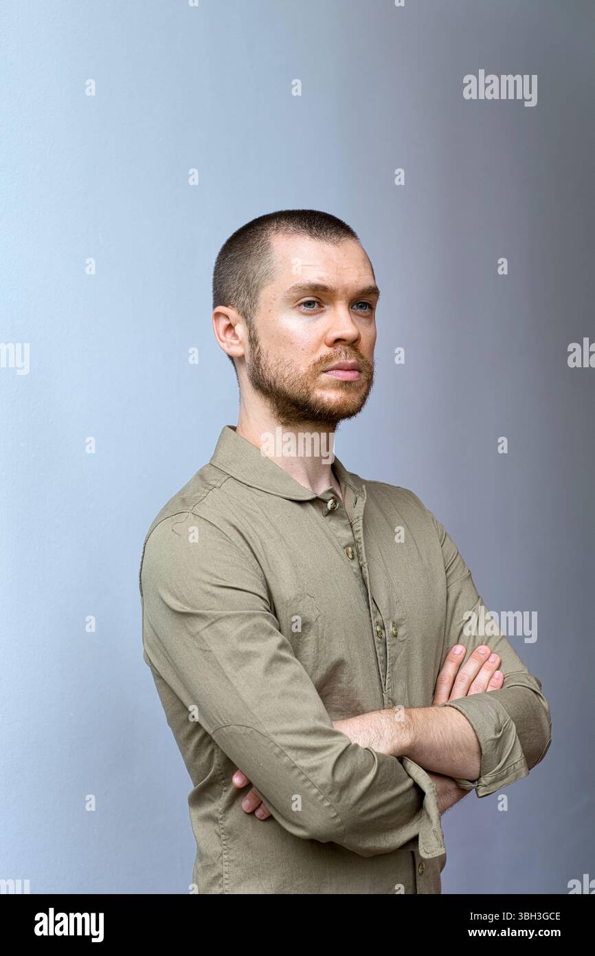 Gary Stevenson est un YouTuber britannique et ancien négociant financier connu pour ses commentaires économiques et son activisme contre les inégalités économiques. Banque D'Images