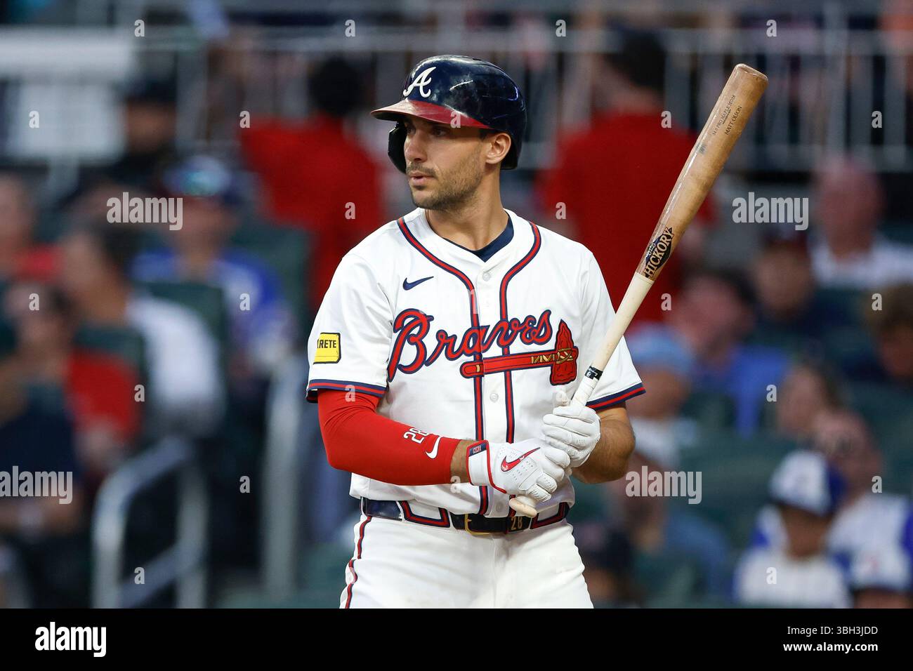 Atlanta, États-Unis. 03 juin 2025. Matt Olson #28 des Braves d'Atlanta se tient dans la boîte du batteur lors d'un match contre les Diamondbacks de l'Arizona à Truist Park le 3 juin 2025 à Atlanta, en Géorgie. (Photo de Brandon Sloter/image de Sport) photo via crédit : Newscom/Alamy Live News Banque D'Images