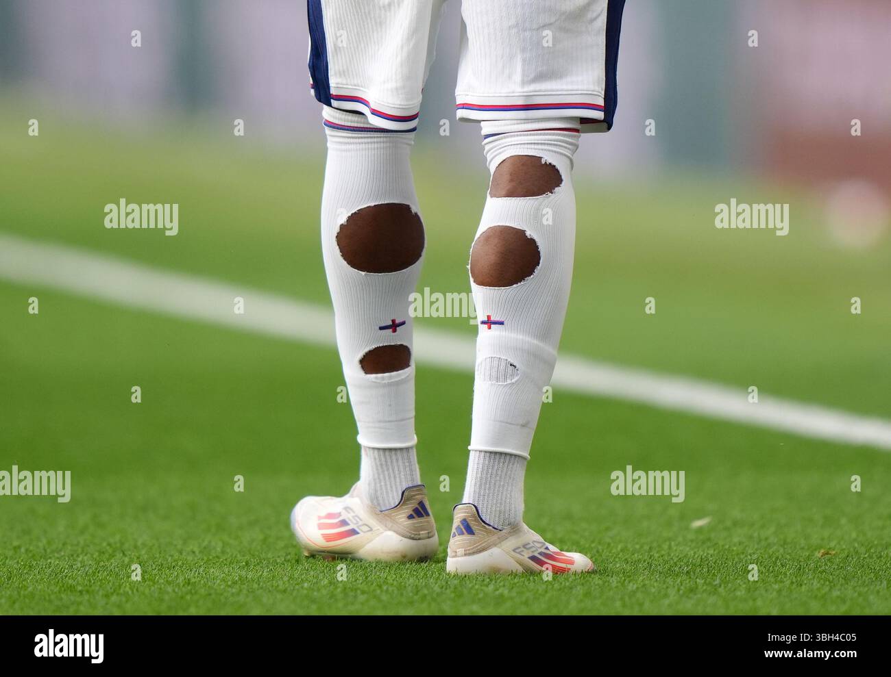 Les chaussettes de l'anglaise Noni Madueke lors de la qualification pour la Coupe du monde au stade RCDE de Barcelone, Espagne. Date de la photo : samedi 7 juin 2025. Banque D'Images