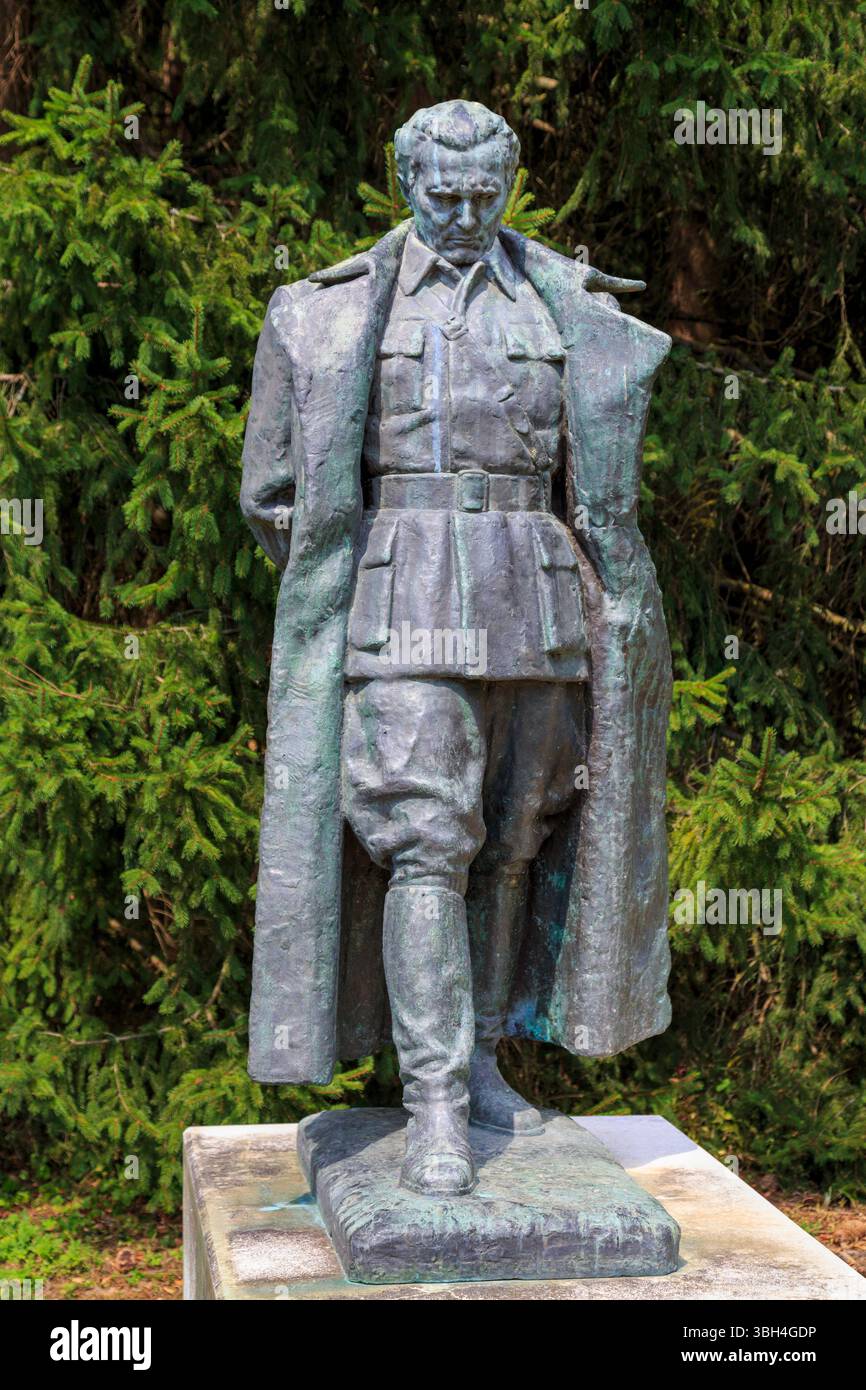 Statue de Josip Broz Tito de l'ère soviétique de la Yougoslavie, maintenant effacée du domaine de Brdo, Slovénie Banque D'Images