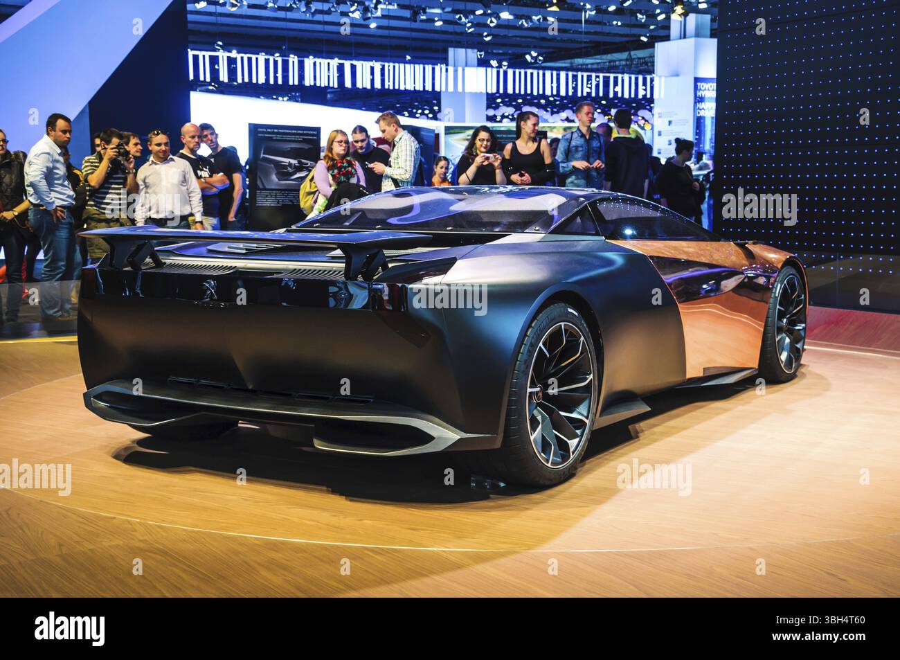 FRANCFORT - 21 SEPTEMBRE : la supercar hybride Peugeot Onyx (conceptcar) présentée en première mondiale à la 65e édition de l'IAA (internationale Automobil Ausstellung) sur S. Banque D'Images