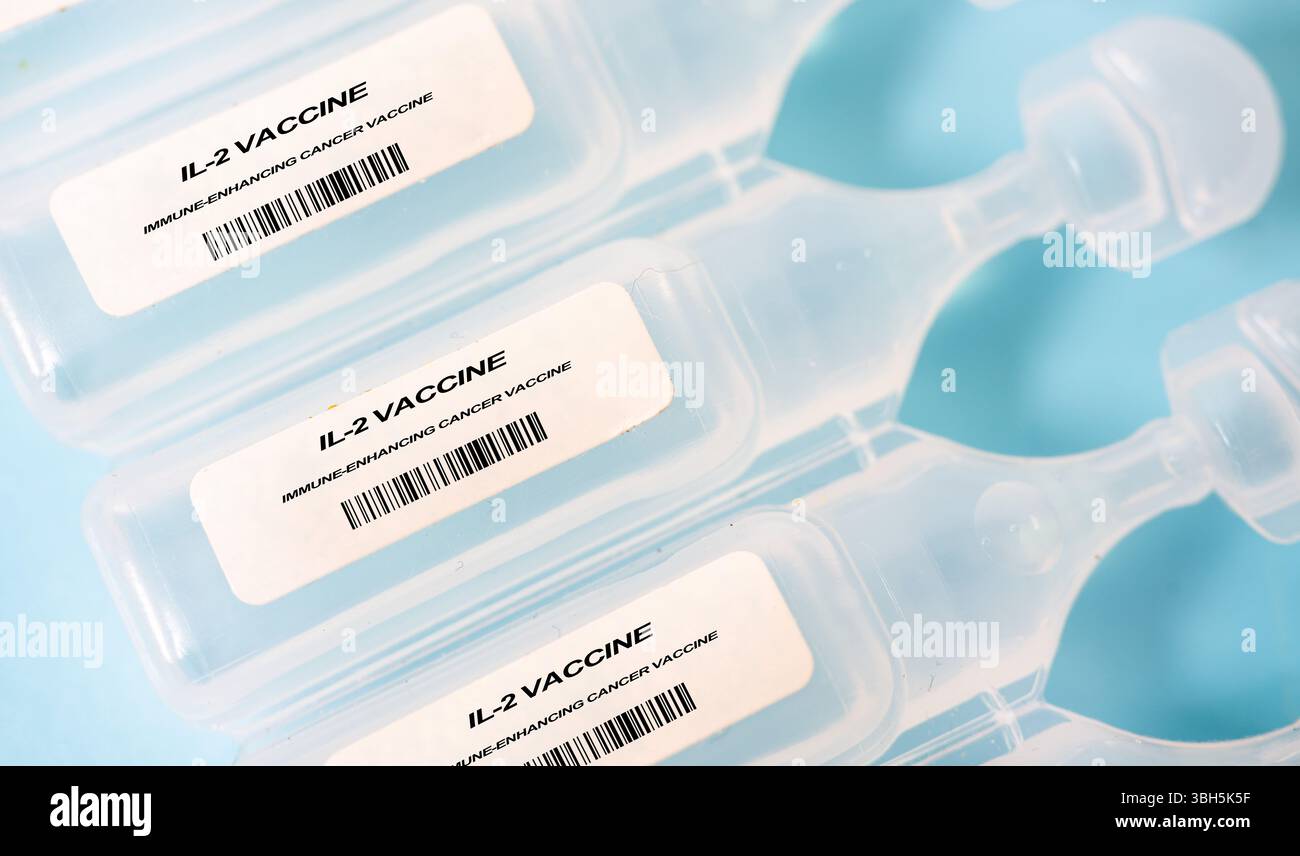 Vaccin il-2. Vaccin contre le cancer stimulant le système immunitaire. Améliore la réponse immunitaire en incorporant l'interleukine-2. Combine les antigènes tumoraux avec l'il-2, une cytokine qui favorise la prolifération et l'activation des lymphocytes T, visant à renforcer la réponse immunitaire contre le cancer. Banque D'Images