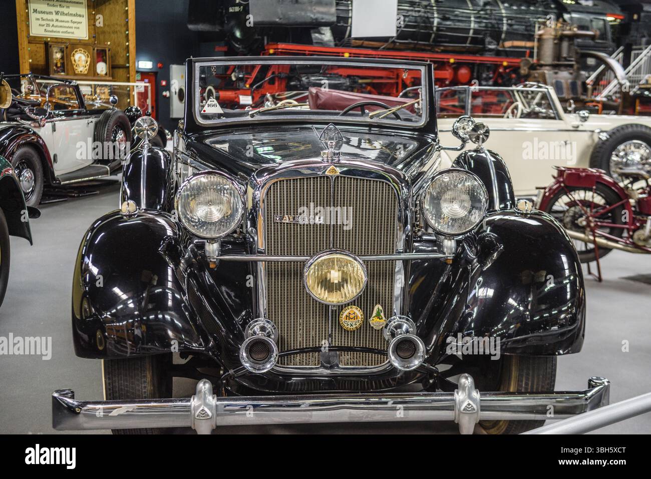 SINSHEIM, ALLEMAGNE - MAI 2022 : Mercedes-Benz 770 K 1940 230ps cabrio noir Banque D'Images