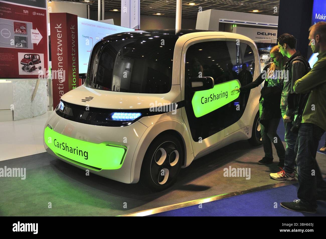 FRANCFORT - 14 septembre : Cube Auto présenté en première mondiale à la 65e édition de l'IAA (internationale Automobil Ausstellung) le 14 septembre 2013 à Francfort, Banque D'Images