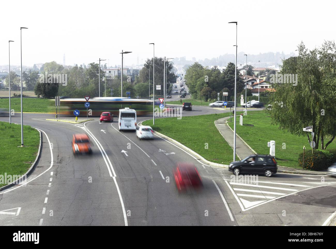 Au rond-point de la route junction Banque D'Images