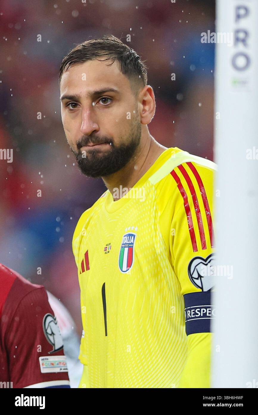 Oslo, Pologne. 06 juin 2025. Gianluigi Donnarumma, de l'Italie, vu lors du match de football des qualifications de la Coupe du monde d'Europe 2026 entre la Norvège et l'Italie au stade Ullevaal (Oslo). Score final ; Norvège 3 :0 Italie. Crédit : SOPA images Limited/Alamy Live News Banque D'Images