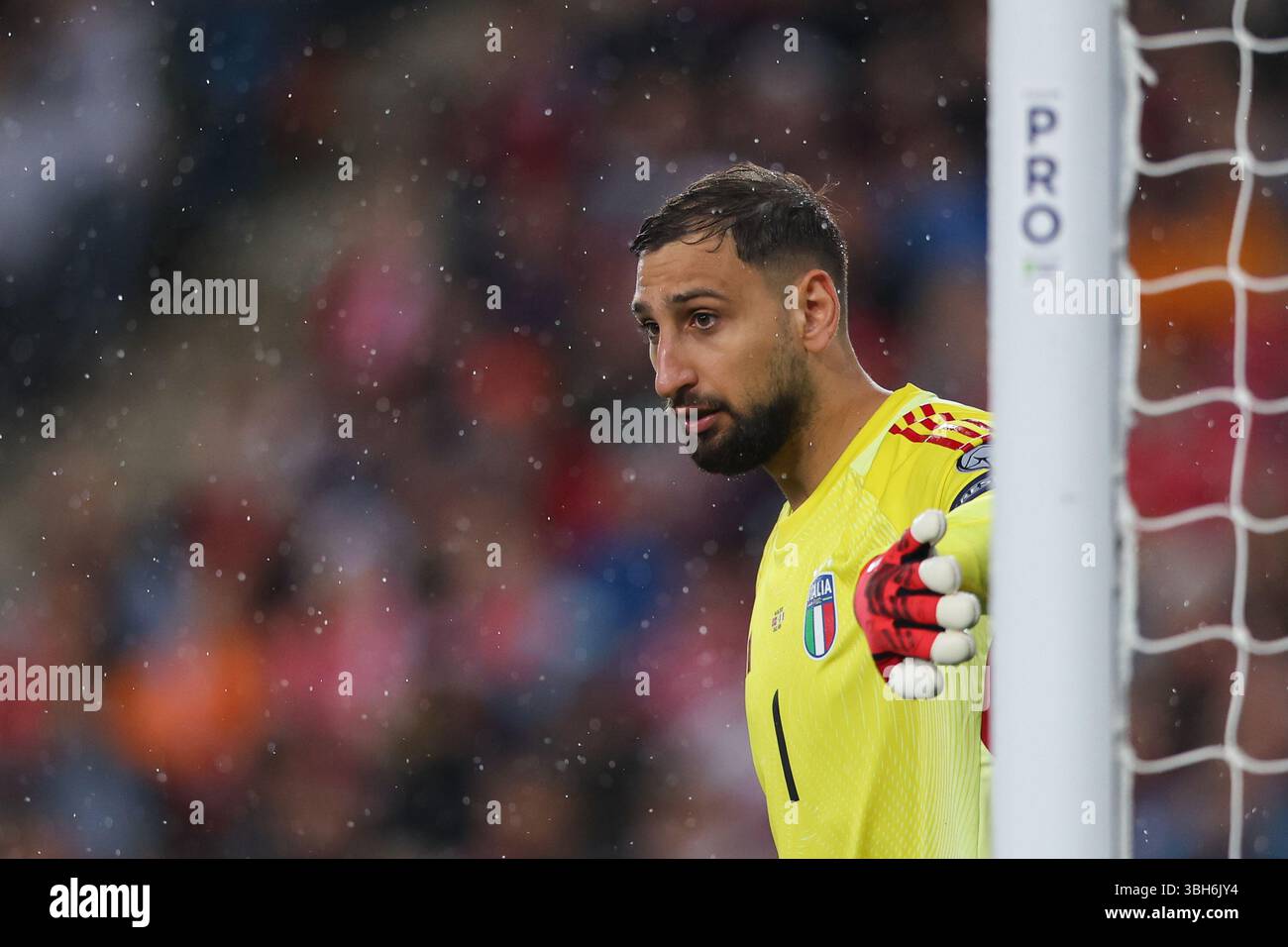 Oslo, Pologne. 06 juin 2025. Gianluigi Donnarumma, de l'Italie, vu lors du match de football des qualifications de la Coupe du monde d'Europe 2026 entre la Norvège et l'Italie au stade Ullevaal (Oslo). Score final ; Norvège 3 :0 Italie. (Photo de Grzegorz Wajda/SOPA images/SIPA USA) crédit : SIPA USA/Alamy Live News Banque D'Images