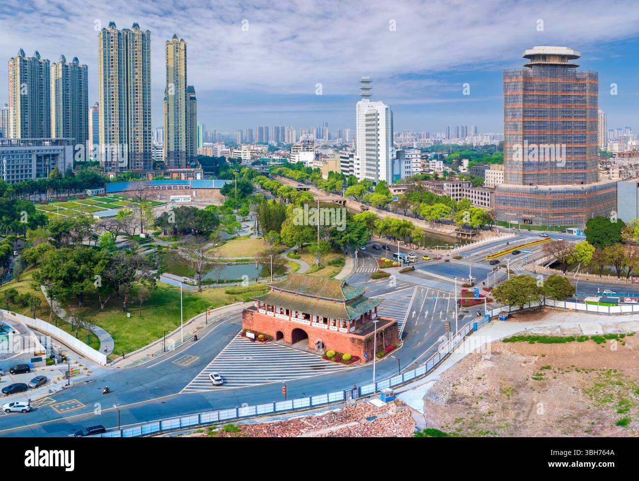 Tour de porte de Ying'en, ville de Dongguan, province du Guangdong, Chine Banque D'Images