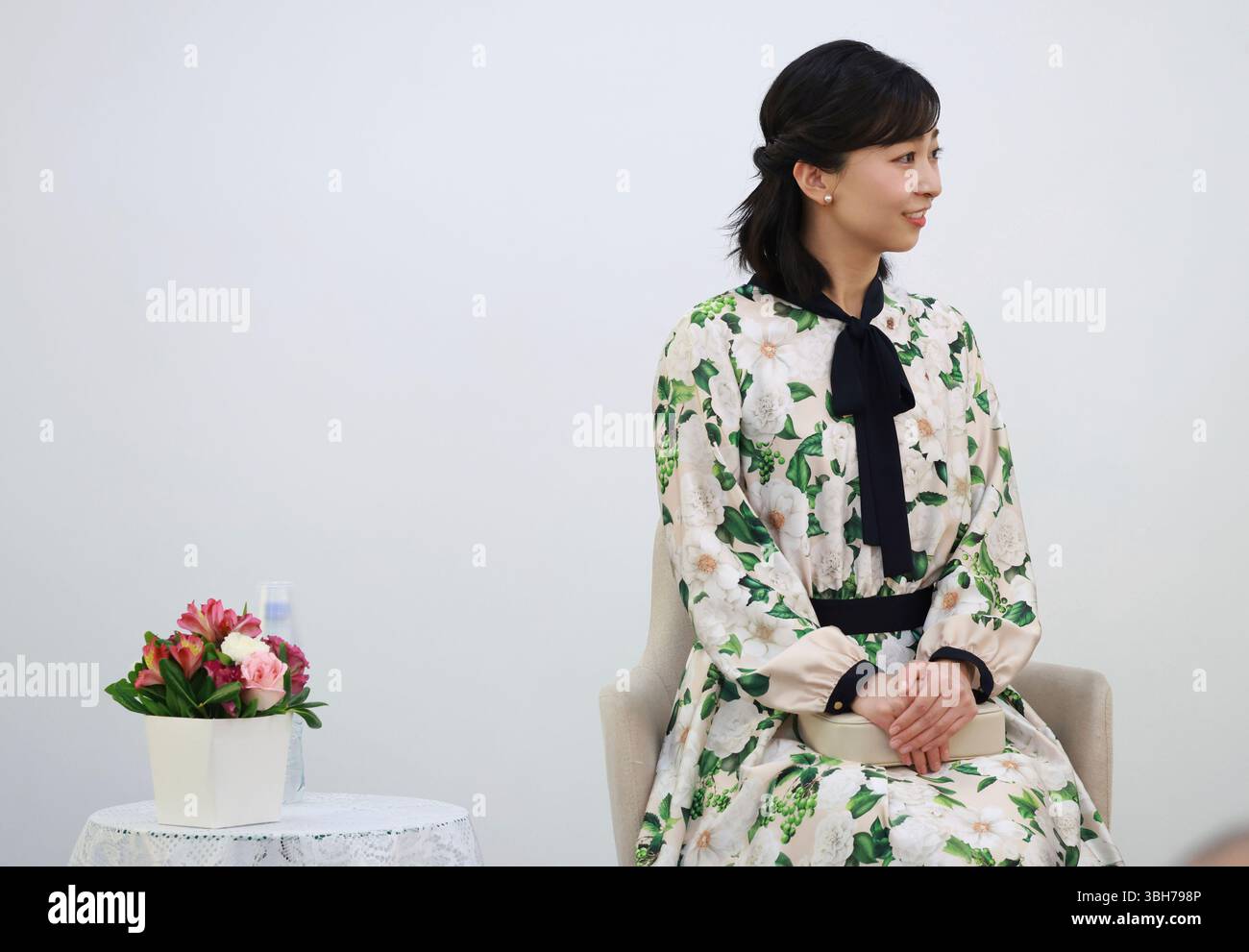 Japanese Princess Kako, the second daughter of Crown Prince Akishino and Crown Princess Kiko, visits the Brazilian Japanese Language Center in Sao Paulo, Brazil, on June 7, 2025. ( The Yomiuri Shimbun via AP Images ) Banque D'Images