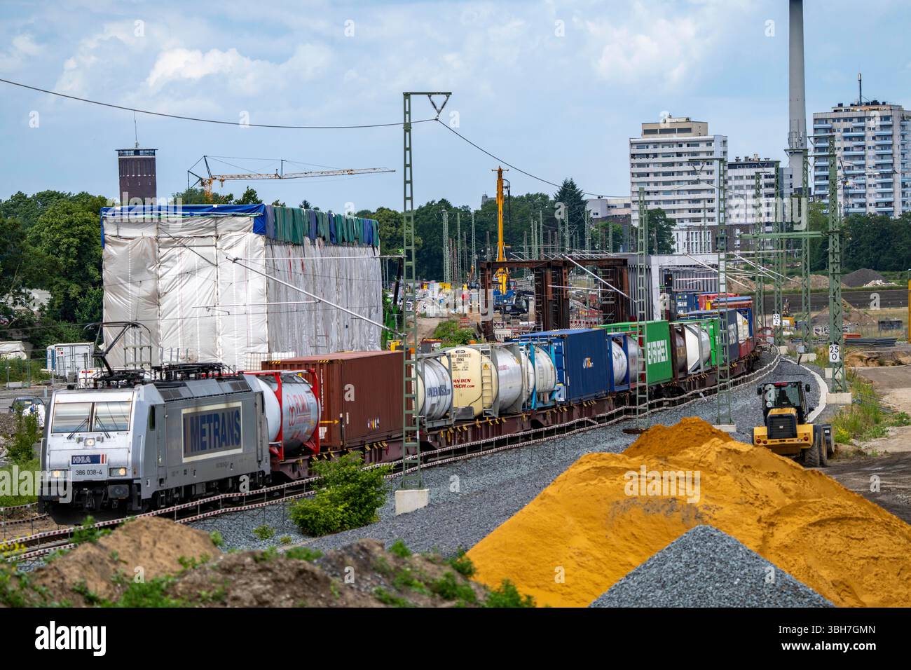 La conversion et l'extension de la ligne de chemin de fer Emmerich-Oberhausen à trois voies, dont 47 ponts, seront nouvellement construits ou adaptés, y compris Banque D'Images