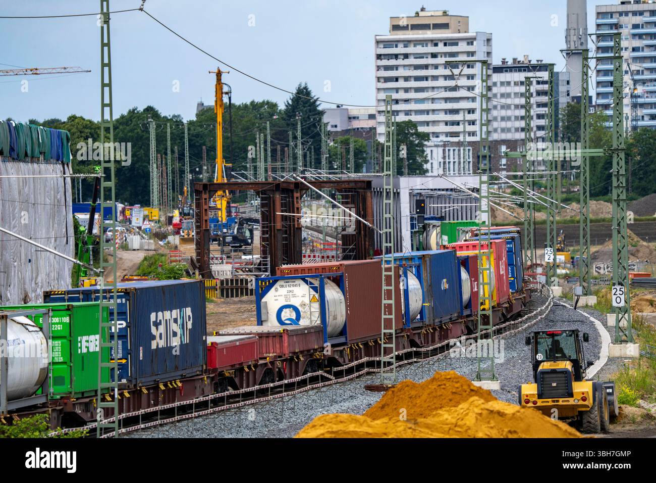La conversion et l'extension de la ligne de chemin de fer Emmerich-Oberhausen à trois voies, dont 47 ponts, seront nouvellement construits ou adaptés, y compris Banque D'Images