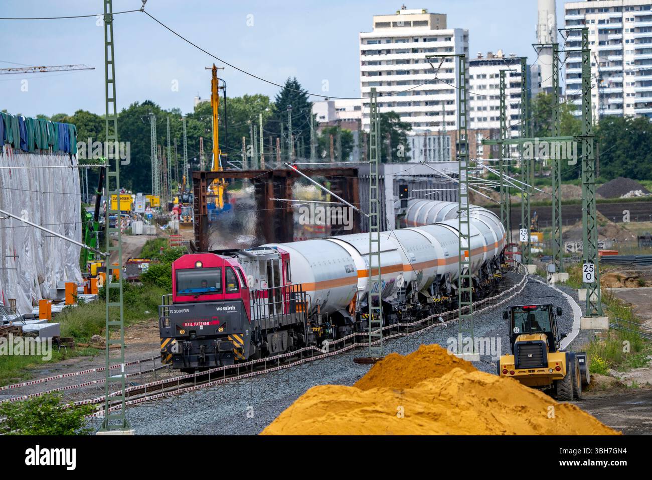 La conversion et l'extension de la ligne de chemin de fer Emmerich-Oberhausen à trois voies, dont 47 ponts, seront nouvellement construits ou adaptés, y compris Banque D'Images