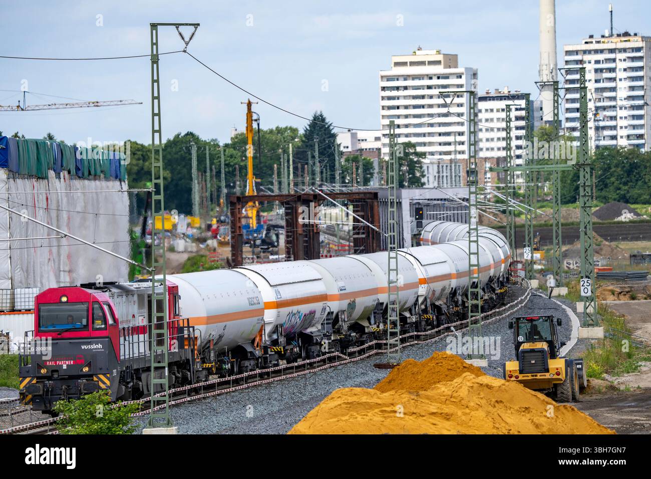 La conversion et l'extension de la ligne de chemin de fer Emmerich-Oberhausen à trois voies, dont 47 ponts, seront nouvellement construits ou adaptés, y compris Banque D'Images