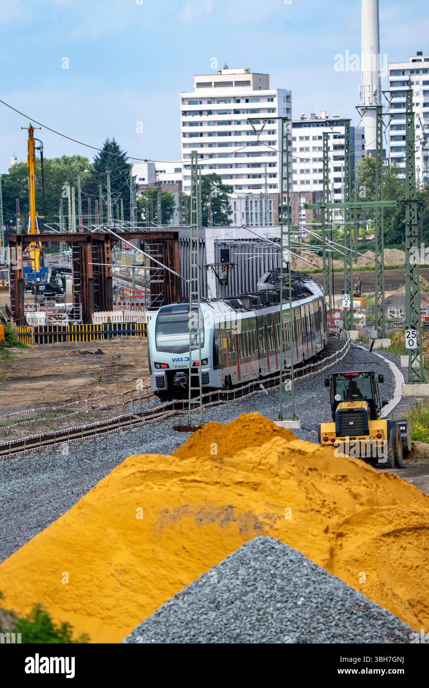 Reconstruction et agrandissement de la ligne de chemin de fer Emmerich-Oberhausen, trois voies, dont 47 ponts, seront nouvellement construites ou adaptées, inc Banque D'Images