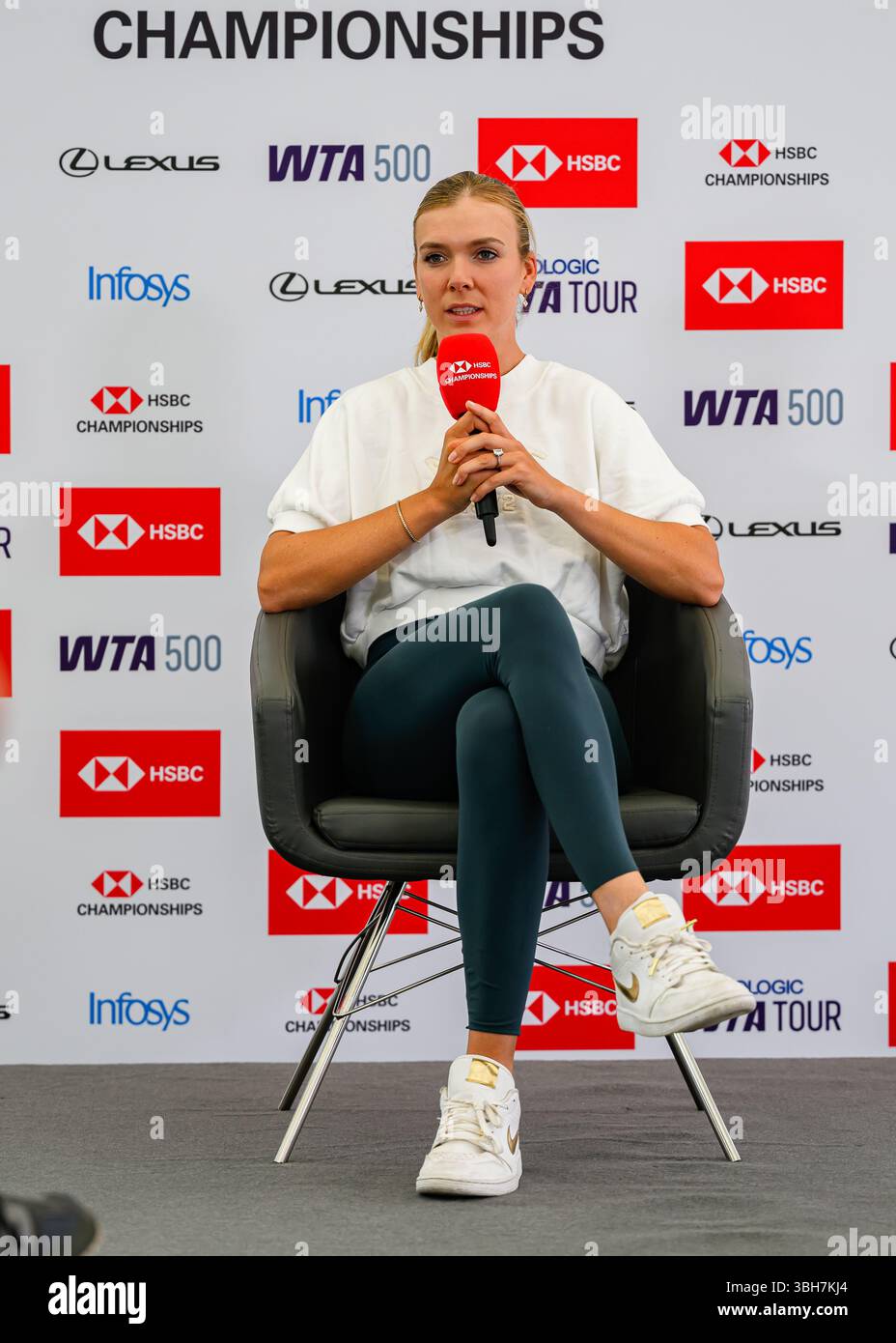 LONDRES, ROYAUME-UNI juin 08 : Katie Charlotte Boulter (GBR) en conférence de presse lors du match de qualification le deuxième jour des Championnats HSBC 2025 au Queen's Club le dimanche 08 juin 2025 à LONDRES, ROYAUME-UNI. Crédit : Taka Wu/Alamy Live News Banque D'Images