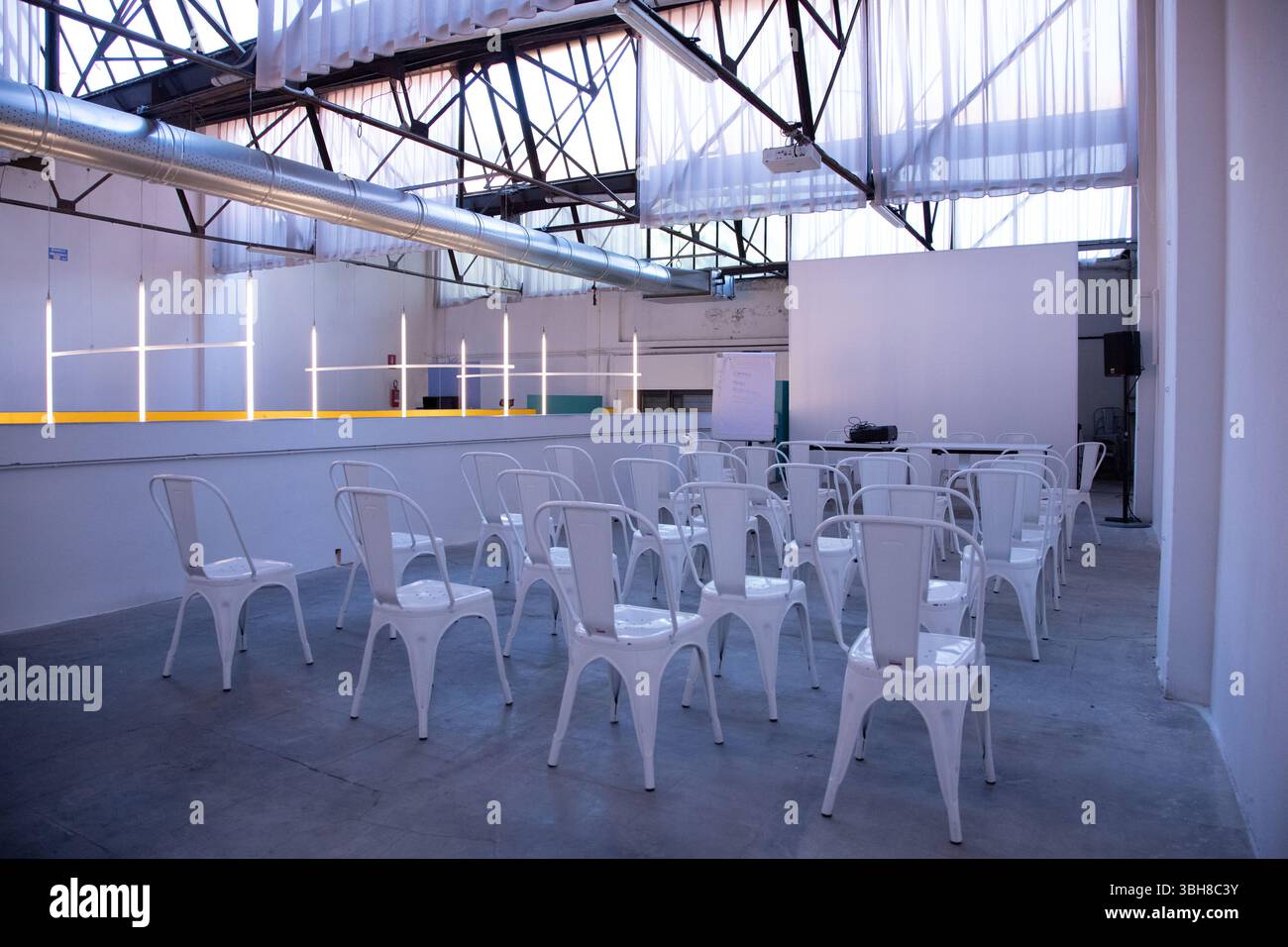 Espace de coworking à Bologne, espace de design d'intérieur, Italie Banque D'Images