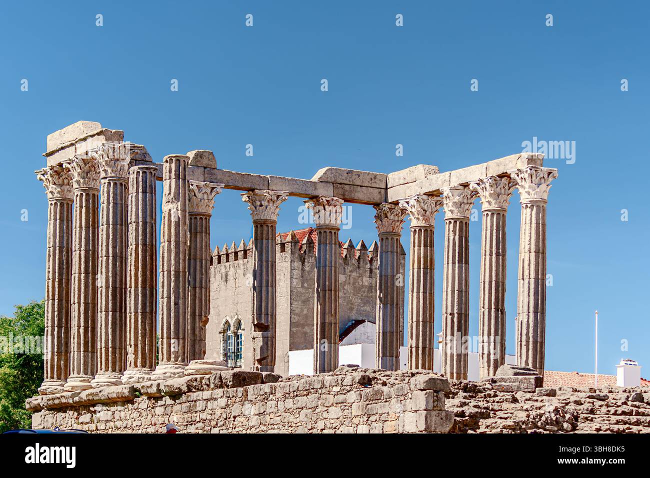 Evora, Portugal 26 mai 2022 : le centre historique d'Évora est bien conservé, mettant en valeur les influences romaines, mauresques et médiévales. Banque D'Images