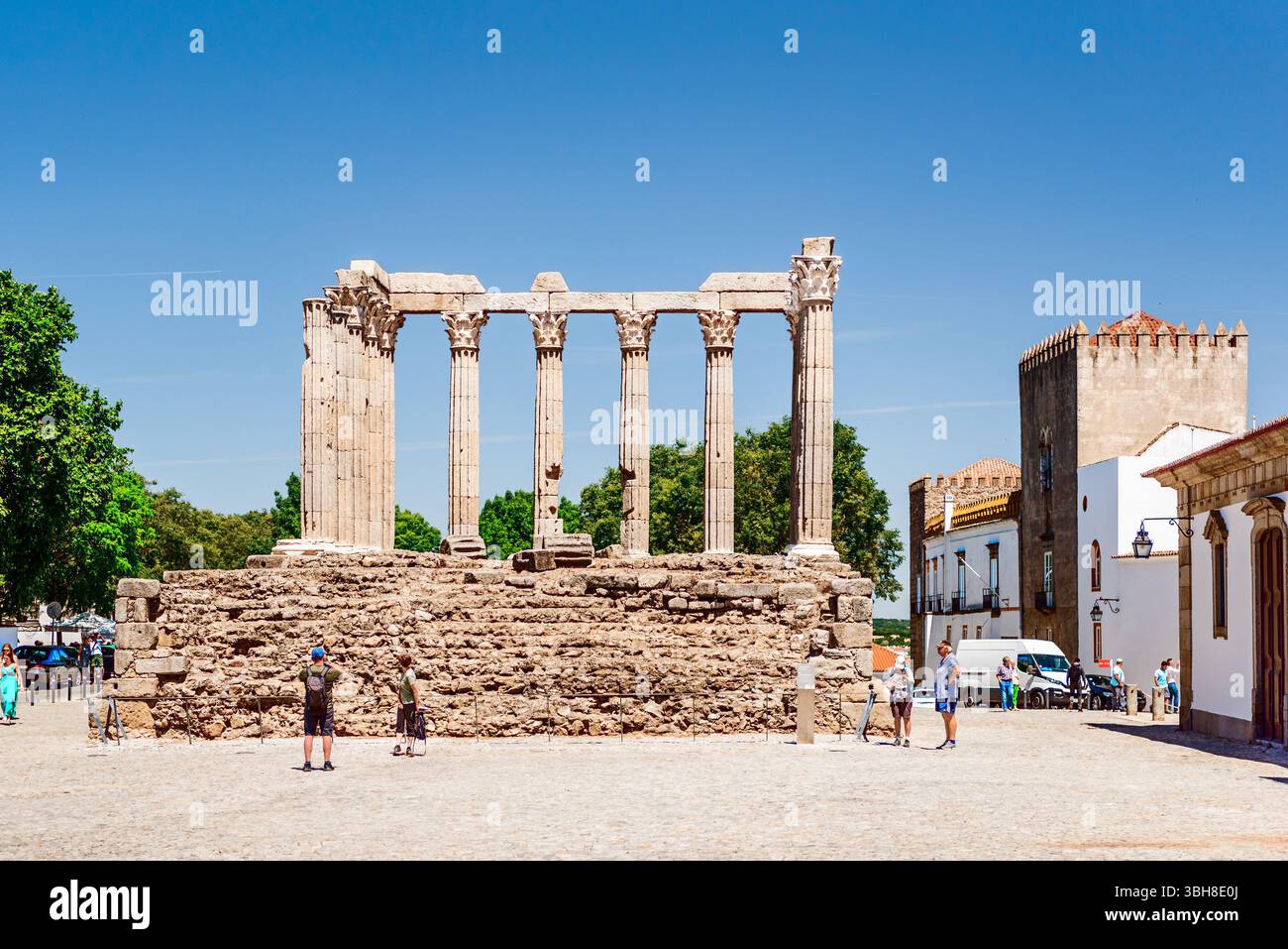 Evora, Portugal 26 mai 2022 : le centre historique d'Évora est bien conservé, mettant en valeur les influences romaines, mauresques et médiévales. Banque D'Images