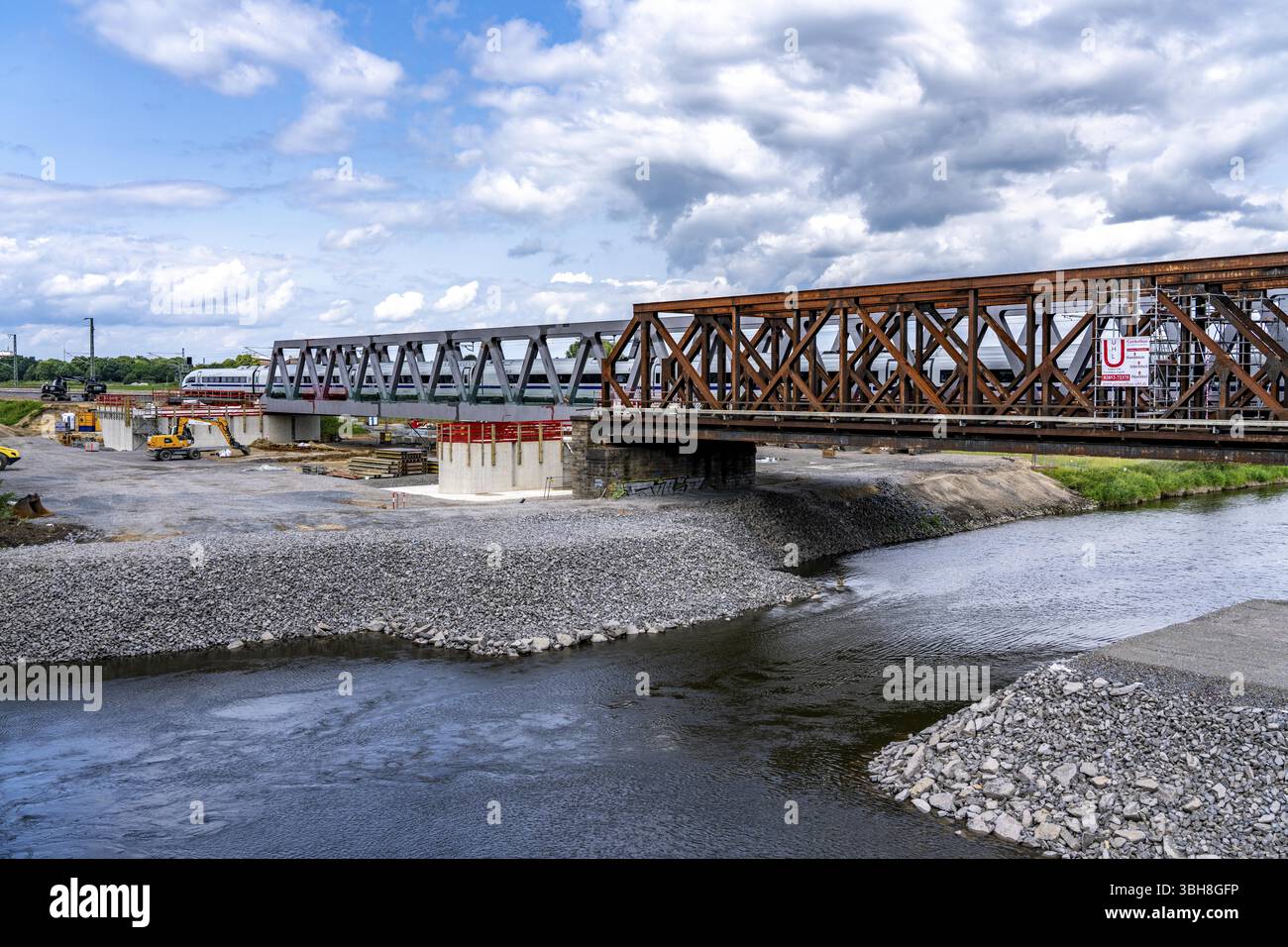 Reconstruction, extension de la ligne de chemin de fer Emmerich-Oberhausen, trois voies, dont 47 ponts neufs ou adaptés, voici la nouvelle construction de rai Banque D'Images