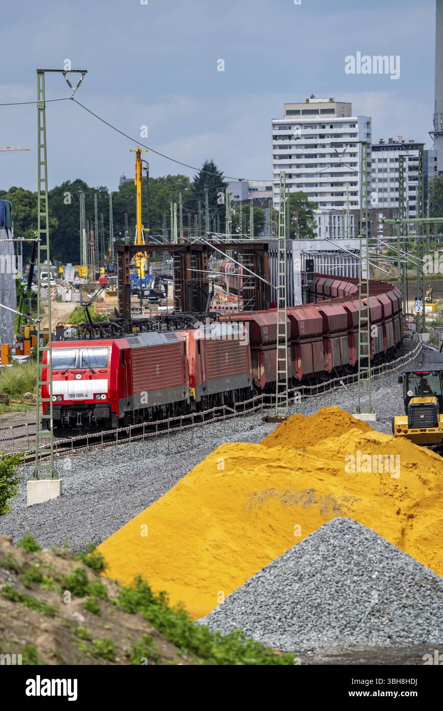 Reconstruction, extension de la ligne de chemin de fer Emmerich-Oberhausen, trois voies, dont 47 ponts neufs ou adaptés, voici la nouvelle construction de rai Banque D'Images