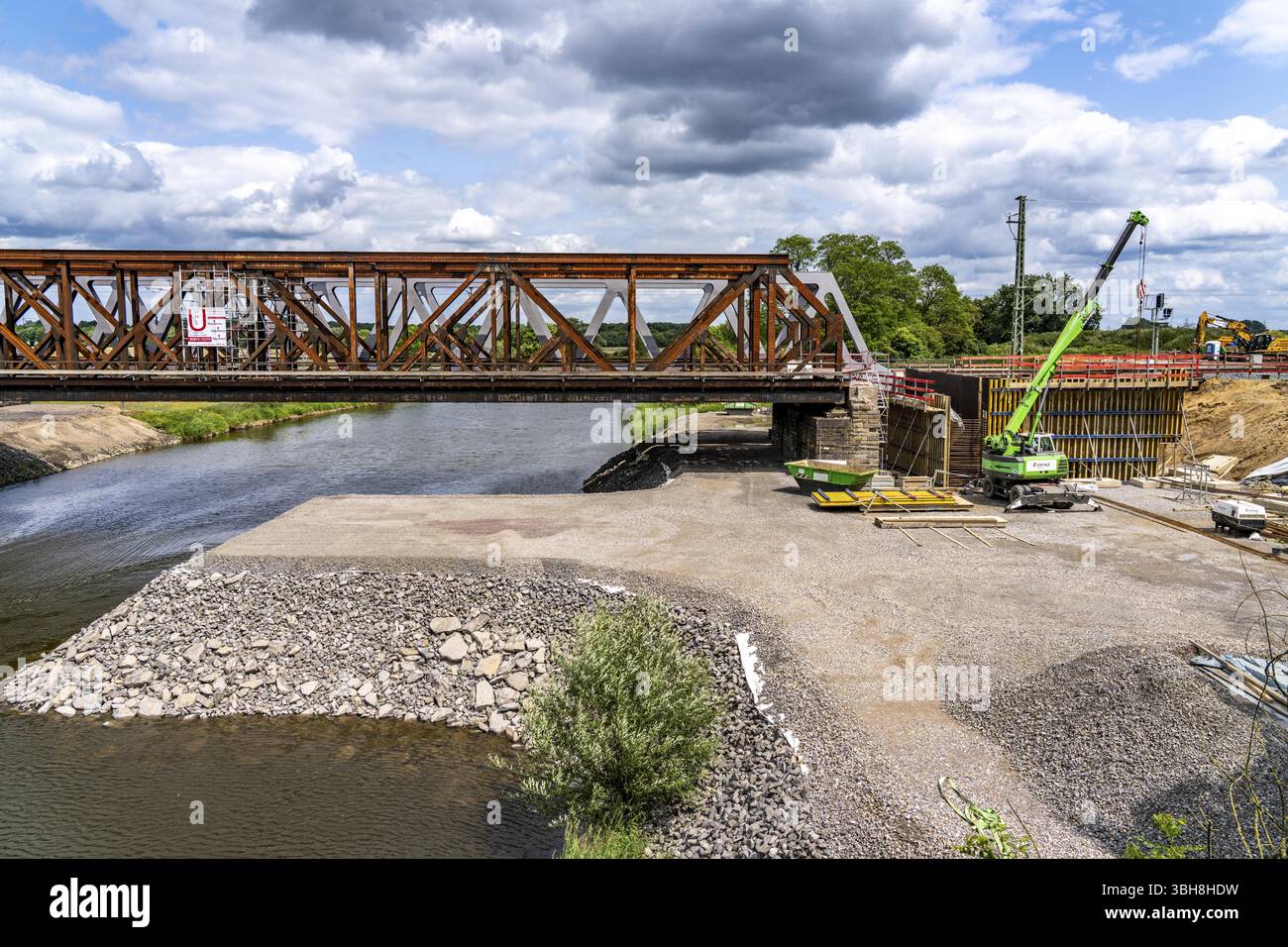 Reconstruction, extension de la ligne de chemin de fer Emmerich-Oberhausen, trois voies, dont 47 ponts neufs ou adaptés, voici la nouvelle construction de rai Banque D'Images