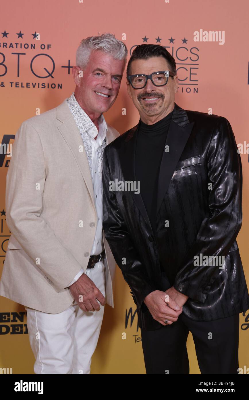 Los Angeles, États-Unis. 06 juin 2025. William Kopelk et Mark Davis assistent à la célébration de la Critics Choice Association du cinéma et de la télévision LGBTQ au Fairmont Century Plaza. Crédit : SOPA images Limited/Alamy Live News Banque D'Images
