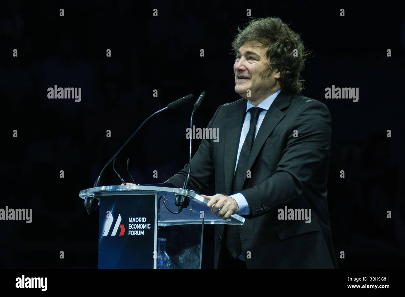 Le président de l'Argentine Javier Milei lors de la conférence au Forum économique de Madrid au Palacio de Vista Alegre à Madrid le 8 juin 2025 SP Banque D'Images