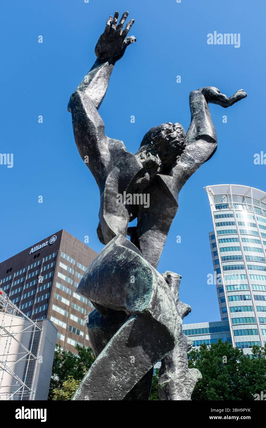 Sculpture de la ville détruite (de Verwoeste Stad), Rotterdam, pays-Bas Banque D'Images