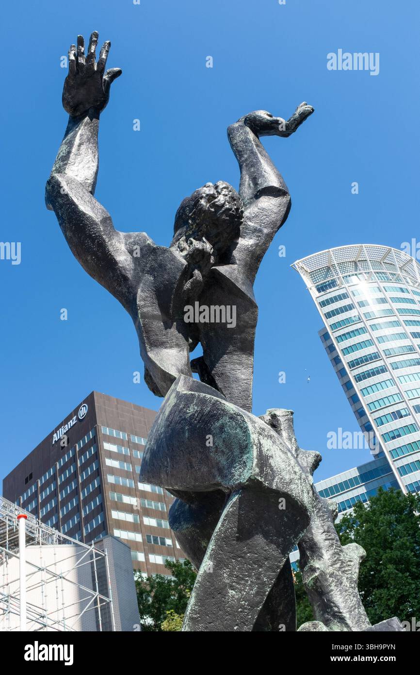 Sculpture de la ville détruite (de Verwoeste Stad), Rotterdam, pays-Bas Banque D'Images
