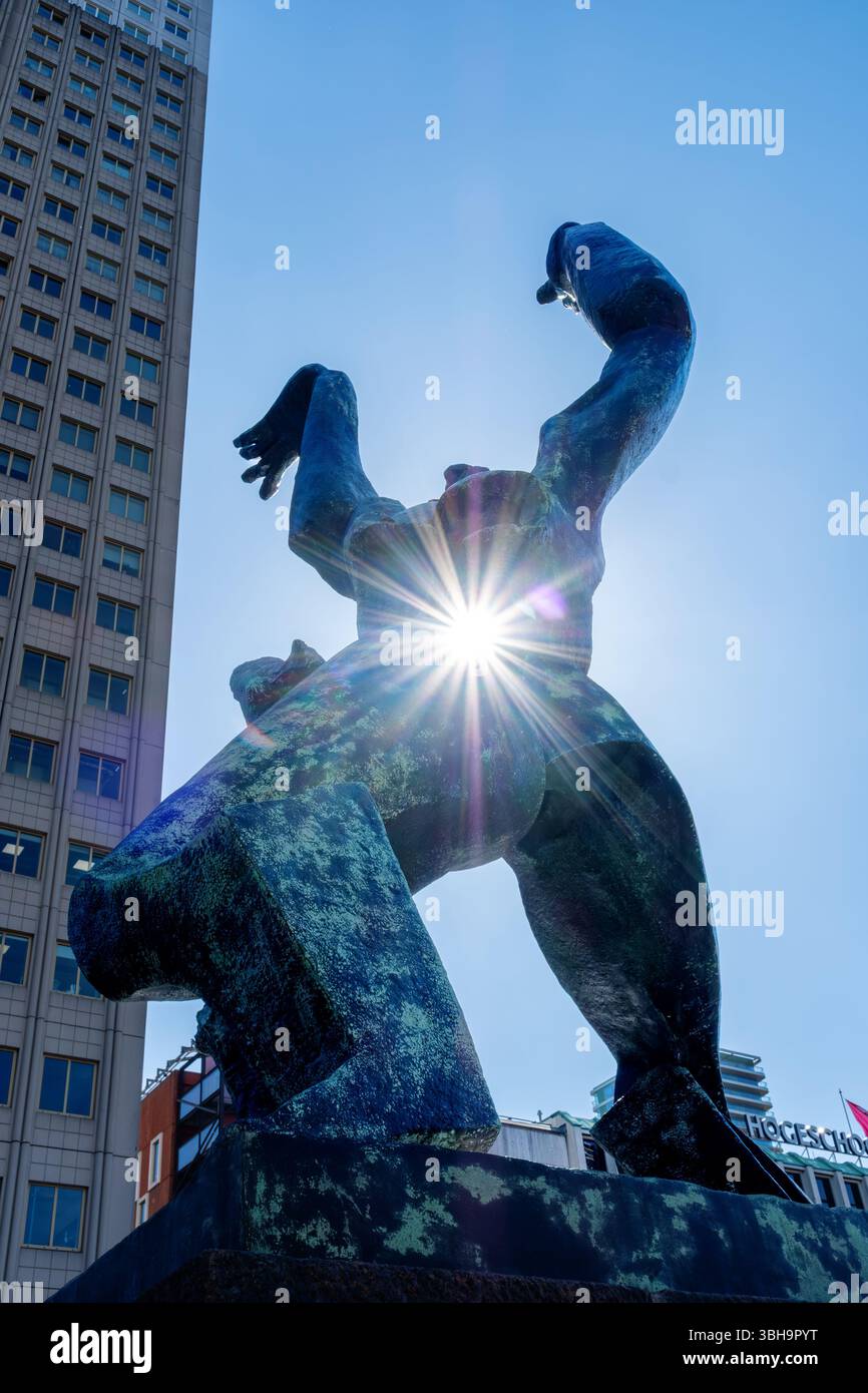 Sculpture de la ville détruite (de Verwoeste Stad), Rotterdam, pays-Bas Banque D'Images