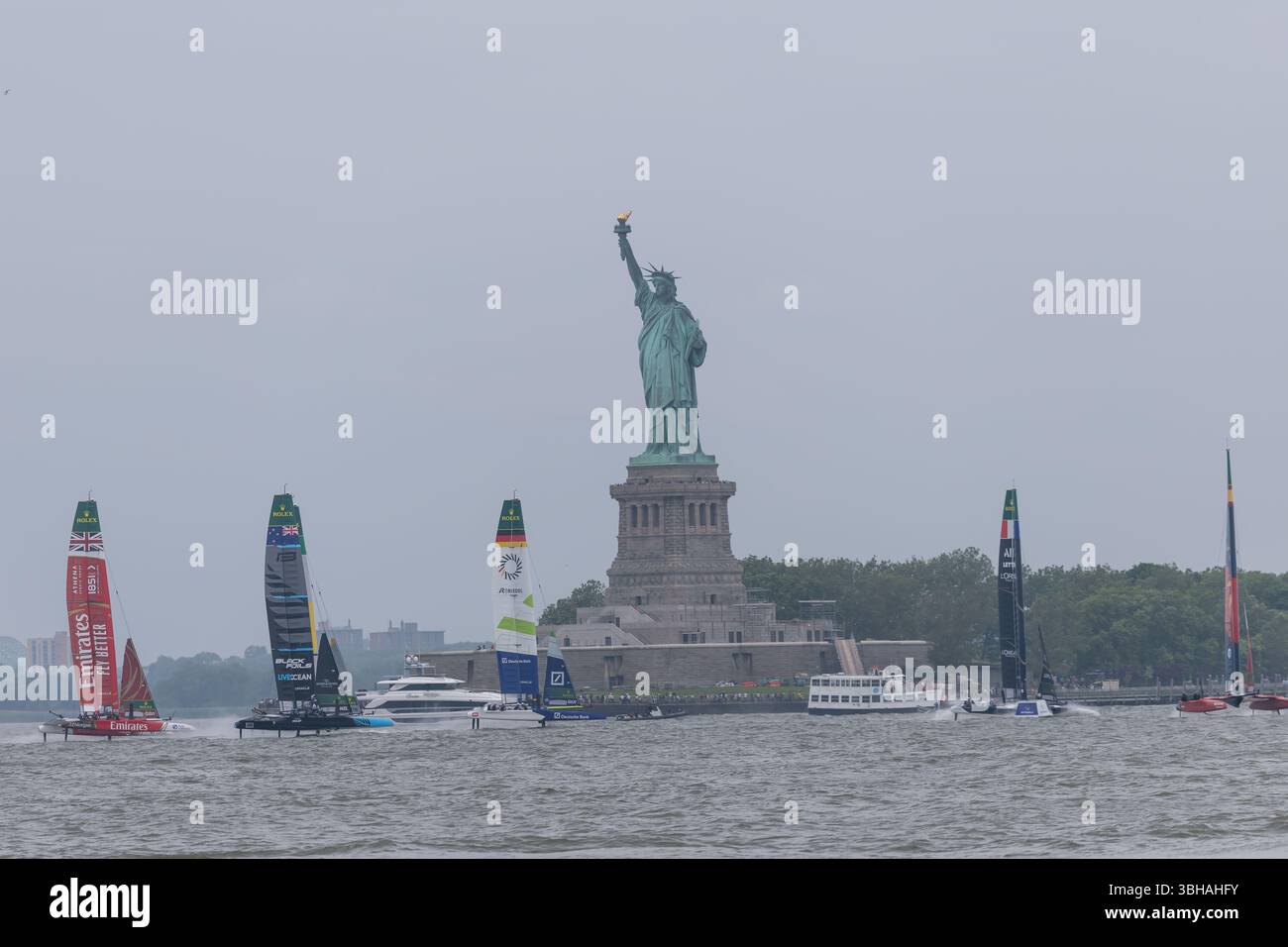 New York City, États-Unis . 08 juin 2025. Course jour 2 du Mubadala New York Sail Grand Prix à New York, États-Unis. Dimanche 8 juin 2025. Rolex SailGP Championship Event 6 saison 2025. Crédit : Brazil photo Press/Alamy Live News Banque D'Images