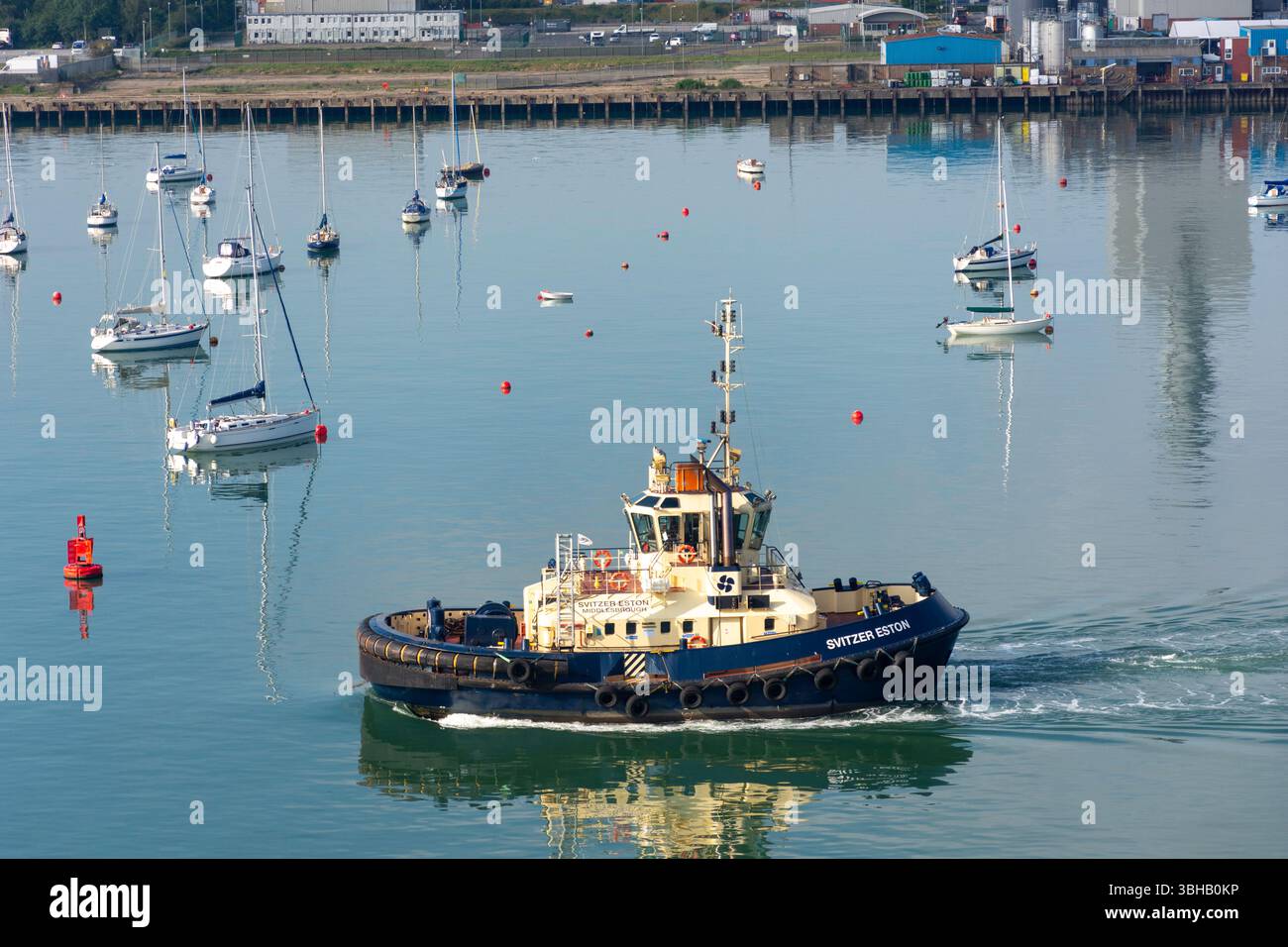 Remorqueur Svitzer Eston au port de Southampton, Southampton, Hampshire, Angleterre, Royaume-Uni Banque D'Images