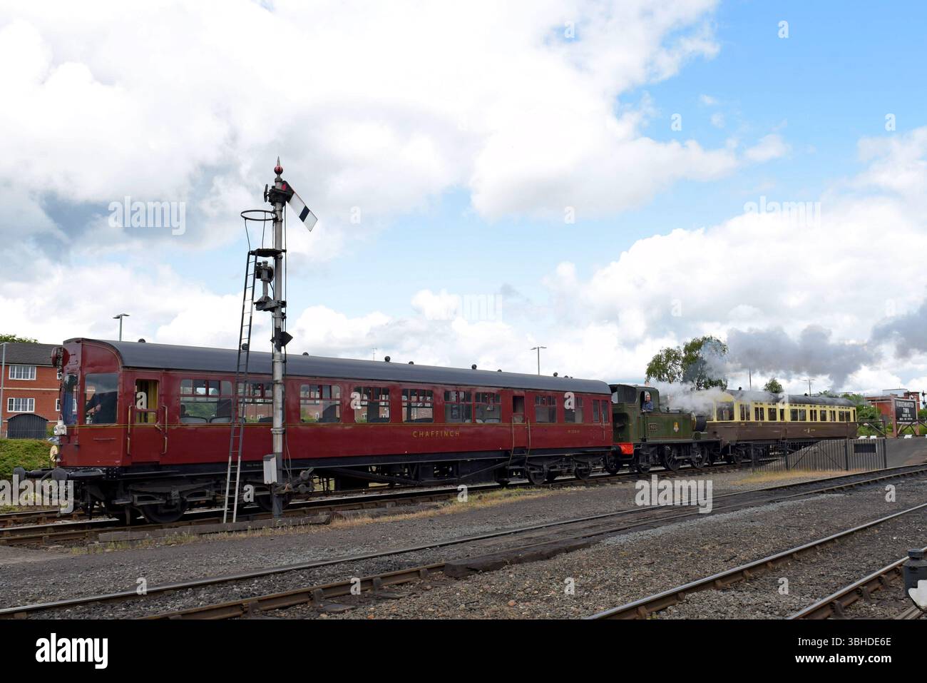 GWR Steam loco 1450 avec Great Wester Autocoaches couplés comme autotrain, en essai sur le chemin de fer patrimonial de la vallée de Severn, juin 2025 Banque D'Images