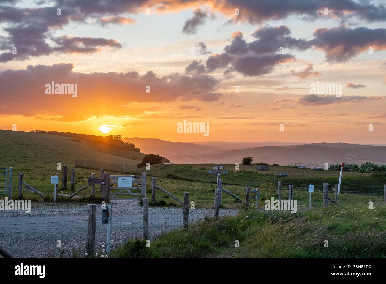 Coucher de soleil surplombant East Sussex, Royaume-Uni Banque D'Images