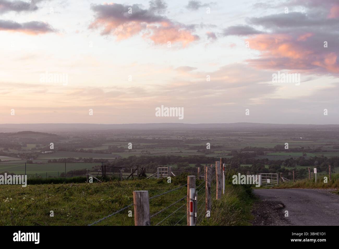 Coucher de soleil surplombant East Sussex, Royaume-Uni Banque D'Images