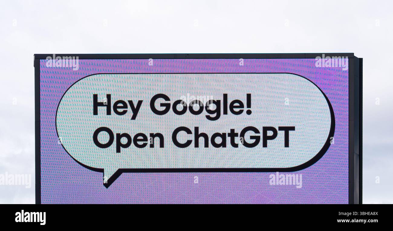 Publicité sur panneau d'affichage électronique impliquant l'utilisation de l'IA (intelligence artificielle). Banque D'Images