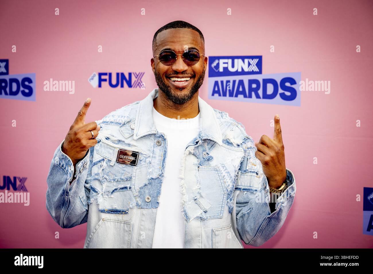 AMSTERDAM - Jayh Jawson à l'arrivée, avant la douzième édition des FunX Awards. Lors du spectacle de remise des prix à AFAS Live, les artistes préférés reçoivent les prix musicaux les plus importants. ANP ROBIN UTRECHT pays-bas Out - belgique Out Banque D'Images