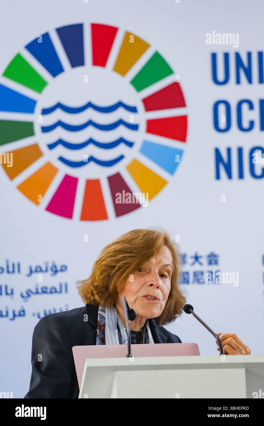 Nice, France, France. 9 juin 2025. SYLVIA EARLE, biologiste marine et océanographe, prend la parole lors d’un événement parallèle en Polynésie française, soulignant comment les Nations insulaires sont confrontées aux pires effets de l’élévation du niveau de la mer et de la pollution plastique. « Nous avons le pouvoir de détruire, et nous avons aussi le pouvoir de guérir », a-t-elle dit, appelant à des changements de politique et de comportement pour protéger les communautés océaniques. (Crédit image : © Bianca Otero/ZUMA Press Wire) USAGE ÉDITORIAL SEULEMENT ! Non destiné à UN USAGE commercial ! Banque D'Images