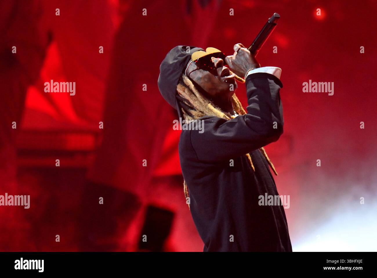 Lil Wayne se produit lors de la 25e émission annuelle des BET Awards au Peacock Theater de Los Angeles le lundi 9 juin 2025. Les BET Awards honorent les artistes noirs et autres personnes de couleur dans la musique, le cinéma, le sport et la philanthropie. Photo de Jim Ruymen/UPI Banque D'Images